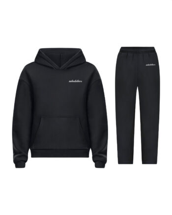 FLUFFY SET Schwarz (Hoodie + Trackpants) - nobadvibes.ch
